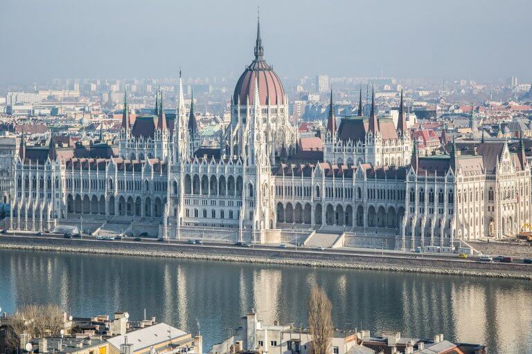 Получение визы в Венгрию: необходимые документы, заполнение анкеты, фото