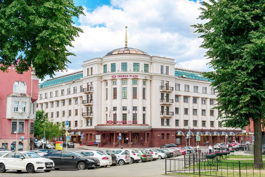 Отели в центре Минска с бассейном, подборка от Provizu.ru