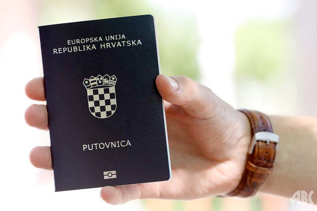 Гражданство хорватии как получить русские на озере комо